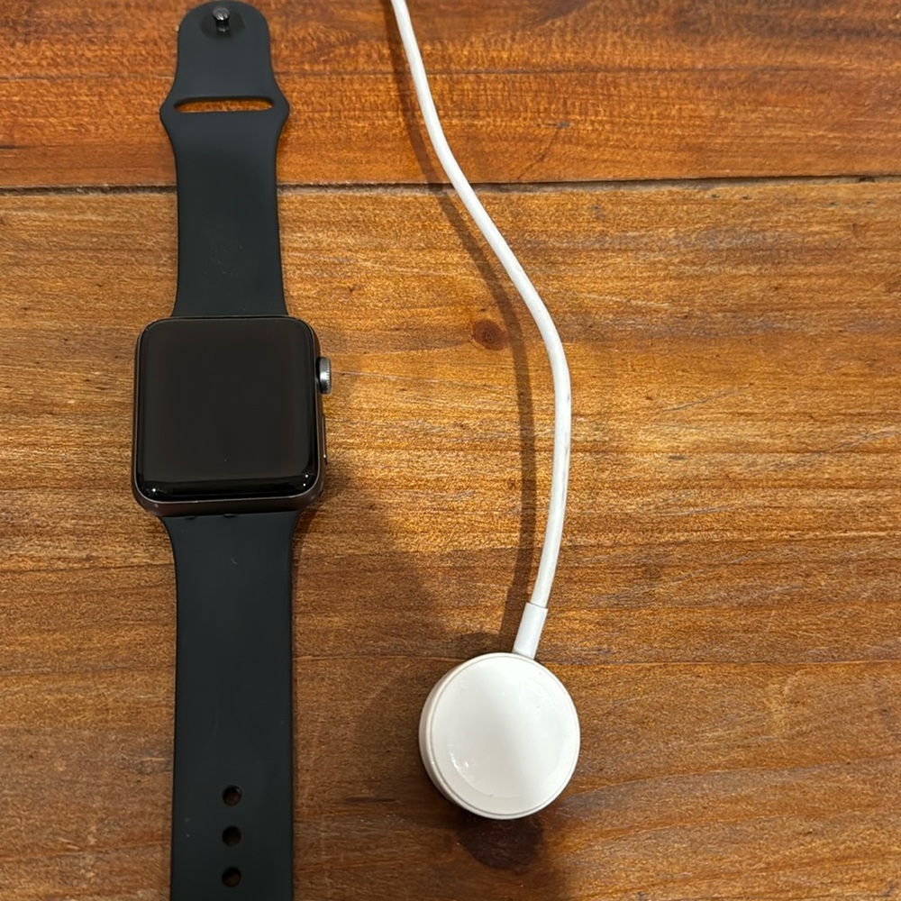 Apple watch- Series 3 - 42MM